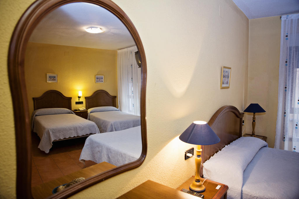 Hostal Guzman El Bueno By Gaiarooms León Værelse billede